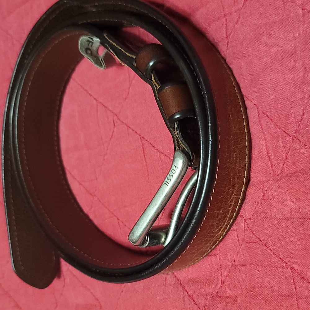 Men's fossil belt size 40 brown.